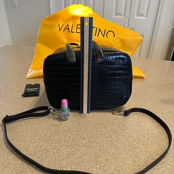 VALENTINO, Mario NEW Crossbody black bag. - Picture 9 of 13